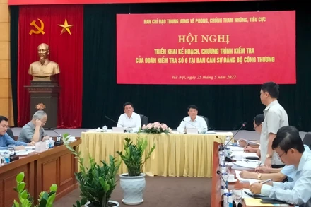 Quang cảnh buổi làm việc.