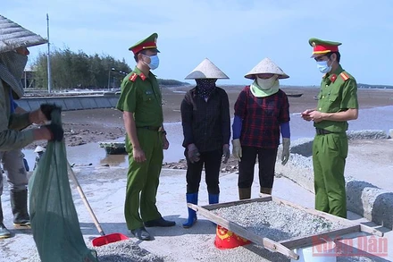 An ninh, trật tự tại cơ sở được củng cố vững chắc khi Công an chính quy đảm nhiệm chức danh Công an xã tại 241/241 xã trên địa bàn tỉnh Thái Bình.