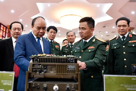Chủ tịch nước Nguyễn Xuân Phúc đánh giá hai công trình được trao Giải thưởng Hồ Chí Minh của Viettel đã có tiến bộ lớn về công nghệ, góp phần nâng cao tiềm lực quân sự quốc phòng.