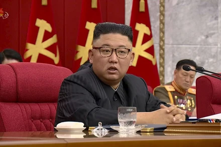 Nhà lãnh đạo Triều Tiên Kim Jong-un tại Đại hội lần thứ VIII Đảng Lao động Triều Tiên, ngày 16/6/2021. (Ảnh: KRT TV/Reuters)