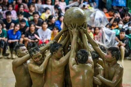 Độc đáo “vật cầu bùn” Bắc Giang - Di sản văn hóa phi vật thể quốc gia