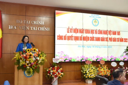 PGS.TS Trương Thị Thủy, Phó Giám đốc Học viện Tài chính phát biểu. 