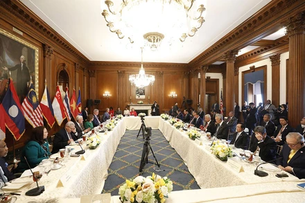 Thủ tướng Phạm Minh Chính cùng Lãnh đạo các nước ASEAN đã ăn trưa làm việc với đại diện Lãnh đạo Quốc hội Hoa Kỳ.