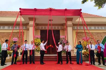 Khánh thành Nhà trưng bày “Chủ tịch Hồ Chí Minh với Cách mạng Việt Nam”.