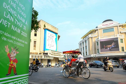 Các tuyến phố trang hoàng chào đón SEA Games 31.