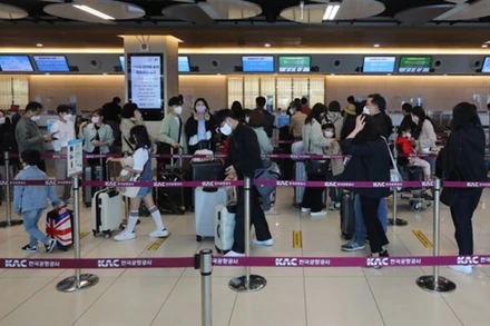 Nối lại các chuyến bay quốc tế tạo điều kiện để ngành du lịch Hàn Quốc khởi sắc trở lại. (Ảnh: koreatimes)