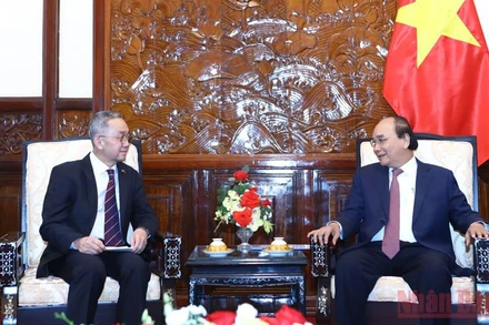 Chủ tịch nước Nguyễn Xuân Phúc mong muốn, dù ở cương vị nào, Đại sứ vẫn luôn đóng góp thúc đẩy quan hệ Việt Nam-Brunei.