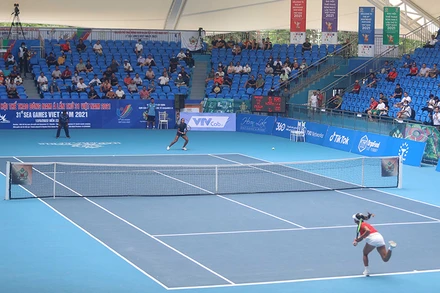 Quang cảnh trận tứ kết nội dung đơn nữ.