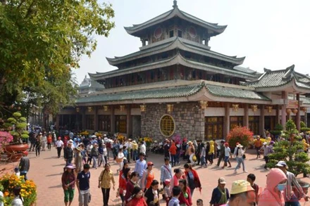 Lễ hội vía Bà Chúa xứ Núi Sam luôn thu hút du khách.