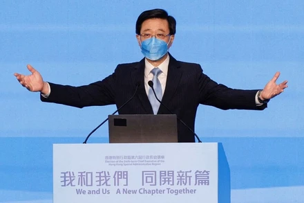 Ông Lý Gia Siêu trong 1 cuộc vận động tranh cử tại Hồng Kông, Trung Quốc, ngày 6/5/2022. (Ảnh: Reuters)