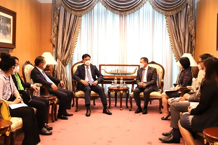 Buổi làm việc giữa Thứ trưởng Phạm Quang Hiệu và Quyền Bí thư Thường trực Bộ Ngoại giao Thái Lan.