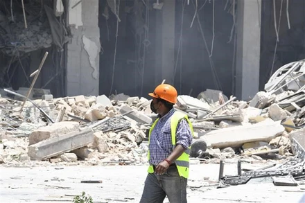 Hiện trường vụ nổ khách sạn Saratoga ở thủ đô La Habana của Cuba, ngày 6/5/2022. (Ảnh: THX/TTXVN)