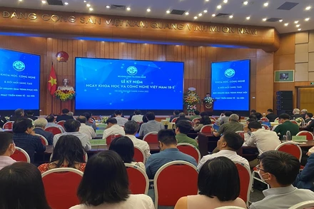 Các đại biểu dự lễ kỷ niệm.