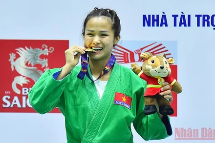 Tô Thị Trang giành Huy chương Vàng đầu tiên cho Đoàn Thể thao Việt Nam tại nội dung dưới 48 kg nữ môn Kurash chiều 10/5.