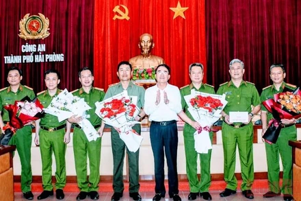 Biểu dương lực lượng công an Hải Phòng về thành tích phá nhanh 2 vụ án nghiêm trọng.