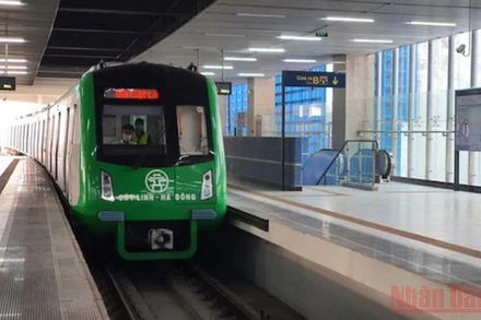 Tàu điện trên cao Cát Linh-Hà Đông phải chuyển sang chế độ lái thủ công để dừng đỗ đúng tại các ga.