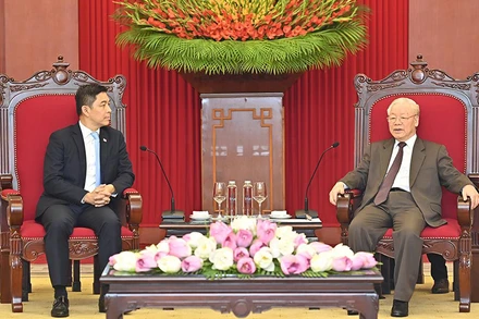 Tổng Bí thư Nguyễn Phú Trọng tiếp Chủ tịch Quốc hội Singapore Tan Chuan-Jin. Ảnh: ĐĂNG KHOA