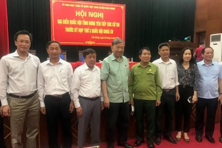 Bộ trưởng Công an Tô Lâm với cử tri huyện Văn Giang.