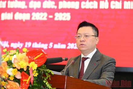 Đồng chí Lê Quốc Minh, Tổng Biên tập Báo Nhân Dân, Phó Trưởng Ban Tuyên giáo Trung ương, Chủ tịch Hội Nhà báo Việt Nam phát biểu tại lễ phát động.