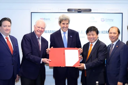  Cuộc họp giữa đoàn công tác Sovico và Ngài John Kerry.