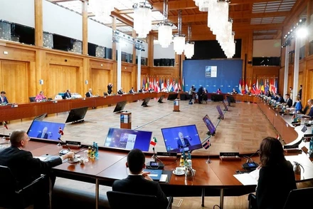 Ngoại trưởng các nước thuộc NATO tại cuộc họp không chính thức ở Berlin (Đức), ngày 15/5/2022. (Ảnh: Reuters)