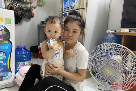 Một người lao động thuê nhà trọ ở quận 12, Thành phố Hồ Chí Minh.