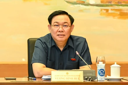 Chủ tịch Quốc hội Vương Đình Huệ phát biểu thảo luận tại tổ, sáng 25/5. (Ảnh: LINH NGUYÊN)