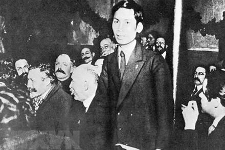 Từ 25-30/12/1920, Nguyễn Ái Quốc (tên của Chủ tịch Hồ Chí Minh trong thời gian hoạt động cách mạng ở Pháp) tham dự Đại hội lần thứ 18 Đảng Xã hội Pháp ở thành phố Tours với tư cách đại biểu Đông Dương. (Ảnh: Tư liệu TTXVN)