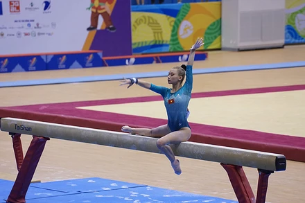 Ảnh đẹp SEA Games 31: Phần thi đồng đội của Đội tuyển Thể dục dụng cụ nữ Việt Nam
