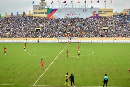 Với 7 điểm sau 3 trận, đội tuyển U23 Malaysia (áo vàng) đã góp mặt tại bán kết bóng đá nam SEA Games 31.