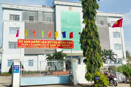Trụ sở Ủy ban nhân dân huyện Mang Thít. 