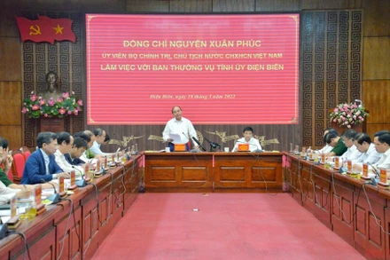 Chủ tịch nước Nguyễn Xuân Phúc phát biểu chỉ đạo tại buổi làm việc với Ban Thường vụ Tỉnh ủy Điện Biên. (Ảnh: LÊ LAN)