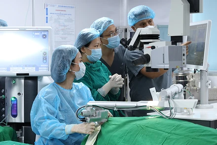 Hệ thống máy mới giúp người bệnh hồi phục thị lực nhanh hơn. 