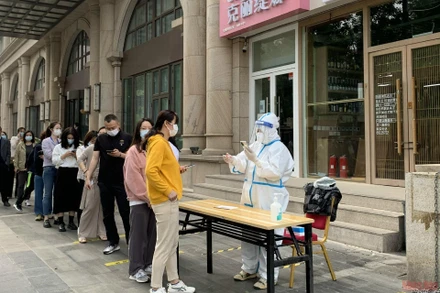 Xét nghiệm Covid-19 ở thành phố Bắc Kinh, Trung Quốc. (Ảnh: HỮU HƯNG)