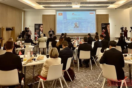 Tọa đàm thu hút sự quan tâm của nhiều doanh nghiệp hàng đầu và báo chí Monaco.