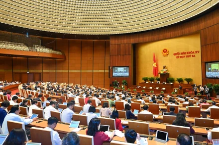 Phiên họp tại hội trường Kỳ họp thứ ba, Quốc hội khóa XV sáng 24/5. (Ảnh: LINH NGUYÊN)