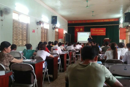 Ảnh minh họa: Lớp bồi dưỡng lý luận chính trị dành cho đối tượng kết nạp Đảng của huyện Chợ Mới, Bắc Kạn. (Ảnh: Báo Bắc Kạn)