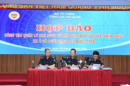 Quang cảnh họp báo.