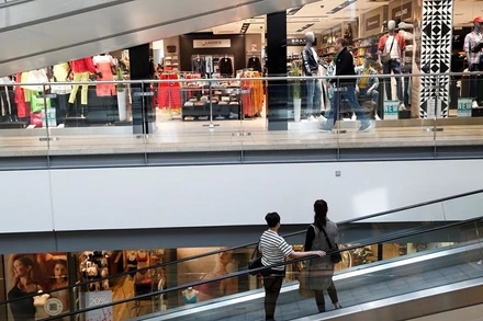 Một trung tâm thương mại tại Budapest, Hungary. Ảnh: Reuters