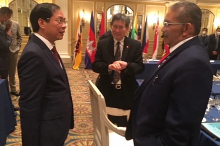Bộ trưởng Ngoại giao Bùi Thanh Sơn cùng Bộ trưởng Ngoại giao các nước ASEAN rà soát các mặt công tác chuẩn bị.