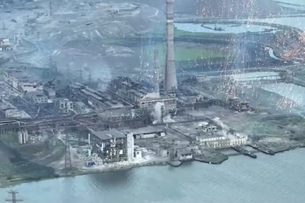 Nhà máy thép Azovstal. (Ảnh: Reuters)