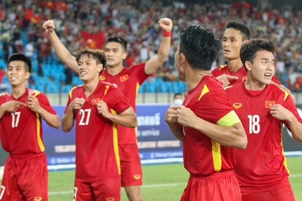 Tờ The Straits Times nhận định, với lợi thế sân nhà, U23 Việt Nam đang là ứng viên sáng giá cho tấm huy chương vàng môn bóng đá nam tại SEA Games 31. (Ảnh: VFF)