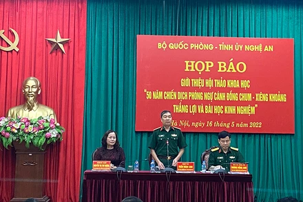 Họp báo giới thiệu hội thảo khoa học “50 năm Chiến dịch phòng ngự Cánh đồng chum - Xiêng Khoảng - thắng lợi và bài học kinh nghiệm”.