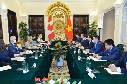 Cuộc hội đàm giữa hai Bộ trưởng Ngoại giao Canada và Việt Nam. (Ảnh: Bộ Ngoại giao)