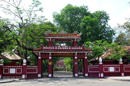 Trường Quốc Học luôn tự hào đã góp phần bồi đắp nên một nhân cách lớn, một bản lĩnh lớn, một lãnh tụ thiên tài cho dân tộc- Chủ tịch Hồ Chí Minh kính yêu. (Ảnh: Tường Vi/TTXVN)