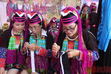 Hình ảnh tại Lễ hội Hoa sim biên giới năm 2022.