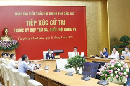 Hình ảnh Thủ tướng Phạm Minh Chính tiếp xúc cử tri thành phố Cần Thơ