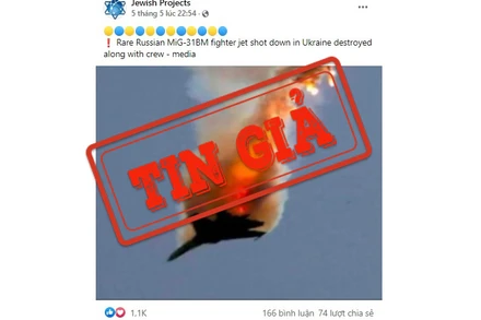 Một tài khoản Facebook chia sẻ hình ảnh máy bay chiến đấu bốc cháy với chú thích sai lệch. (Ảnh chụp màn hình)