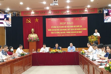 Hình ảnh buổi họp báo. 