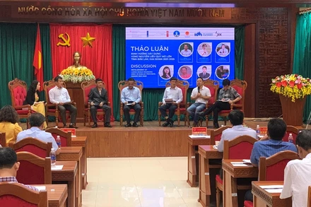 Các đại biểu tham gia thảo luận tại chương trình.